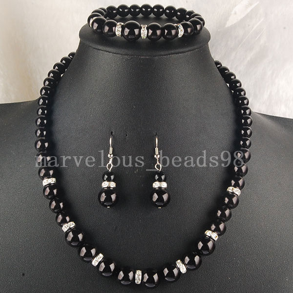 black pearl necklace